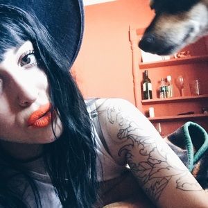 Meet your Posher, Victoria